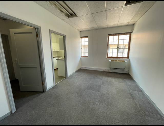 331M² OFFICE TO LET IN PARKTOWN
